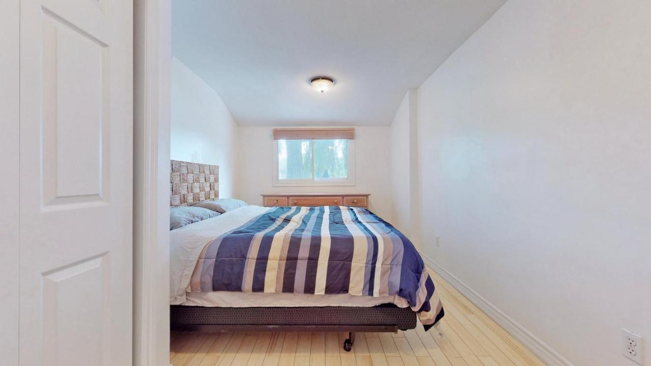Main Beach River Retreat - Wasaga Beach 1 - Main Strip - 95 Mosley St Ngoại thất bức ảnh